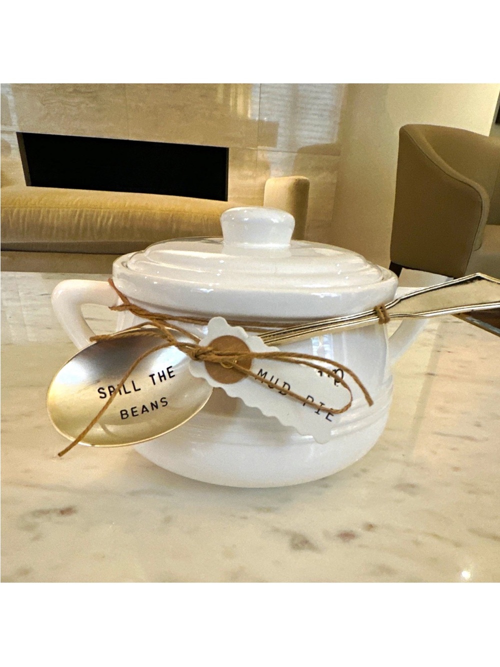 Mud pie White Ceramic baked beans Pot with Lid and Spoon